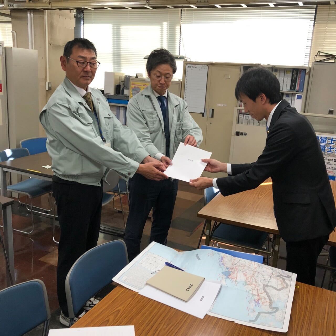 行政への書類提出